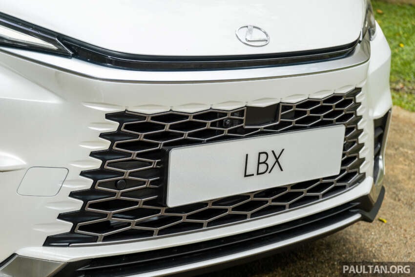 Lexus LBX 2024 kini di Malaysia — Premium dan Luxury, 136 PS 1.5L 3-silinder hibrid, RM239k-RM270k 1794922