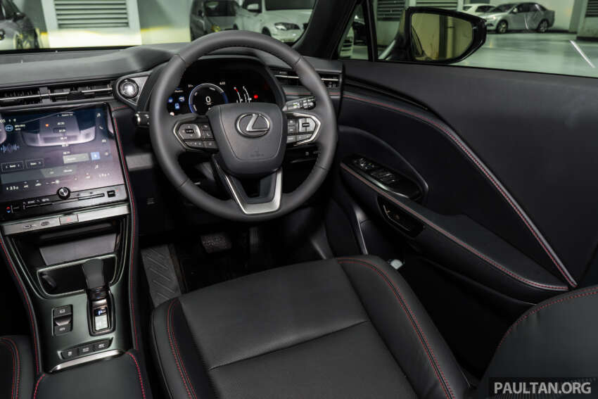 Lexus LBX 2024 kini di Malaysia — Premium dan Luxury, 136 PS 1.5L 3-silinder hibrid, RM239k-RM270k 1794898