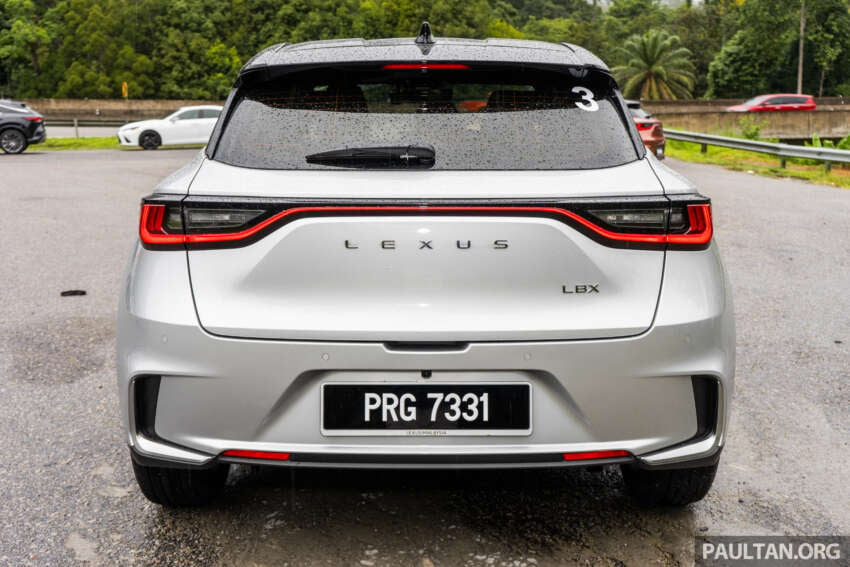 Lexus LBX 2024 kini di Malaysia — Premium dan Luxury, 136 PS 1.5L 3-silinder hibrid, RM239k-RM270k 1794860