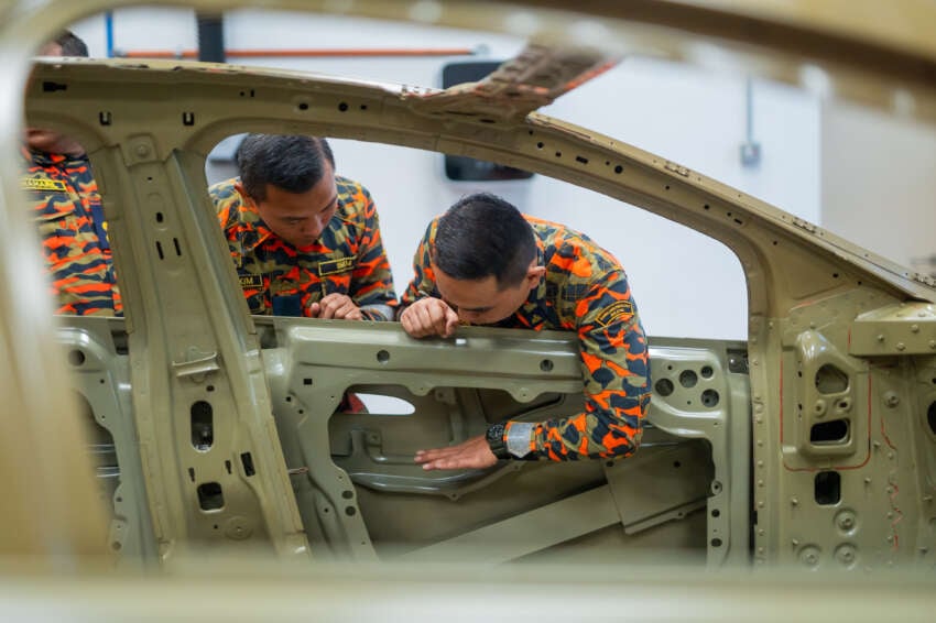 Mercedes-Benz Malaysia provides Bomba with EV emergency response training to improve preparedness 1790685