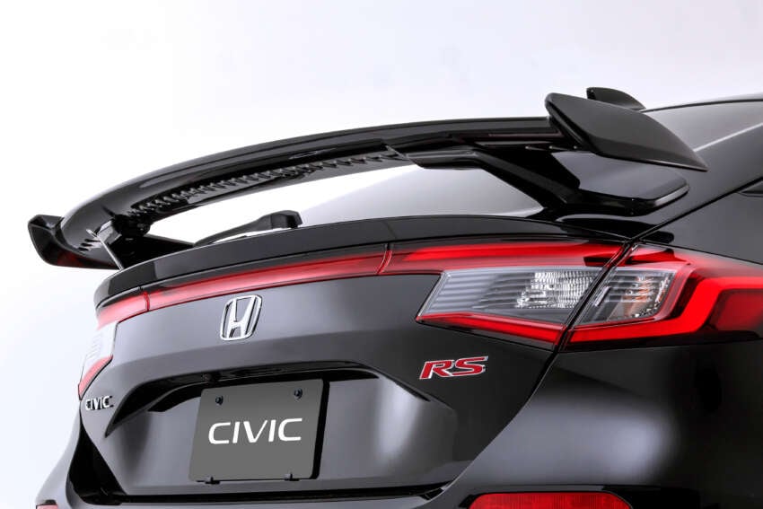 2024 Honda Civic facelift for Japan – hatchback only; new RS variant with six-speed manual, 1.5T added 1800305