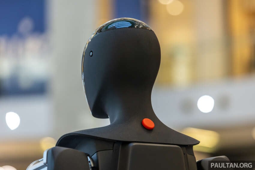 Tesla Bot ‘Optimus’ in Malaysia – Gen 1 robot shown 1800574