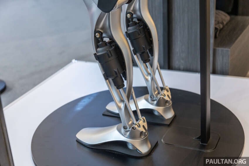 Tesla Bot ‘Optimus’ in Malaysia – Gen 1 robot shown 1800582