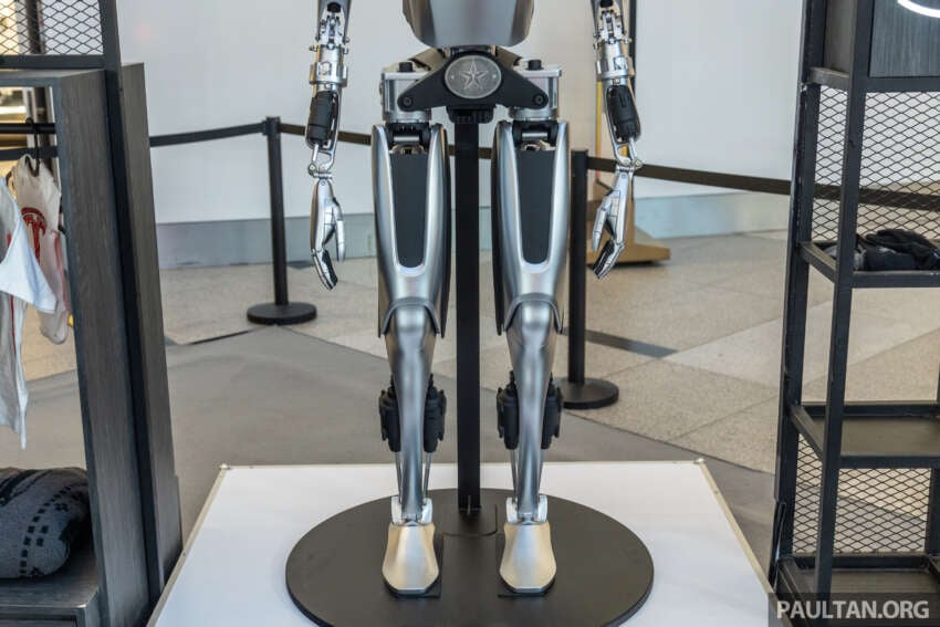 Tesla Bot ‘Optimus’ in Malaysia – Gen 1 robot shown 1800559