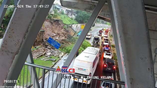 Landslide in Taman Bunga Raya causes massive congestion on Jalan Genting Klang – avoid if possible