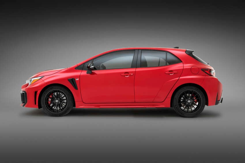 Toyota GR Corolla facelift 2025 didedah – lebih tork, ada pilihan kotak gear 8AT, suspensi ditala semula 1799622
