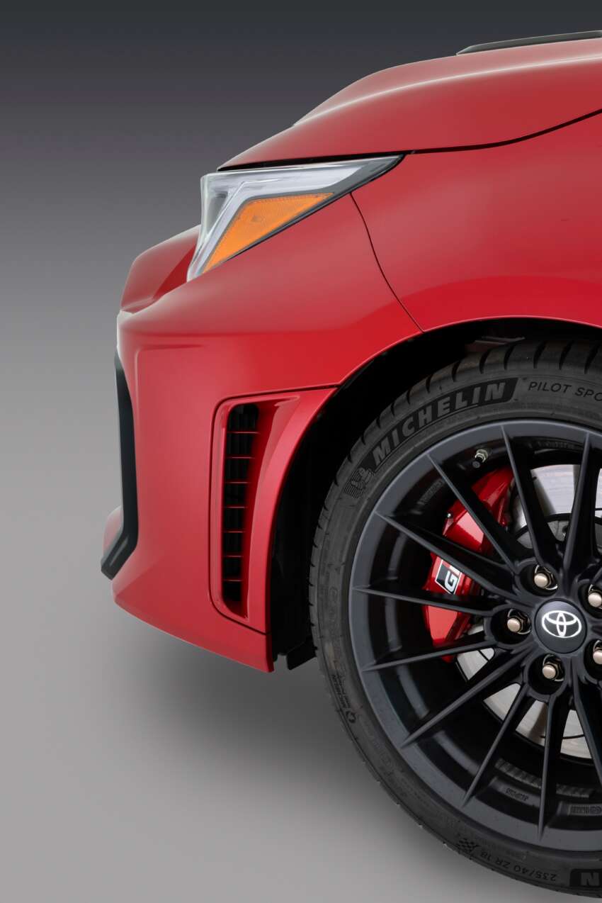 Toyota GR Corolla facelift 2025 didedah – lebih tork, ada pilihan kotak gear 8AT, suspensi ditala semula 1799614