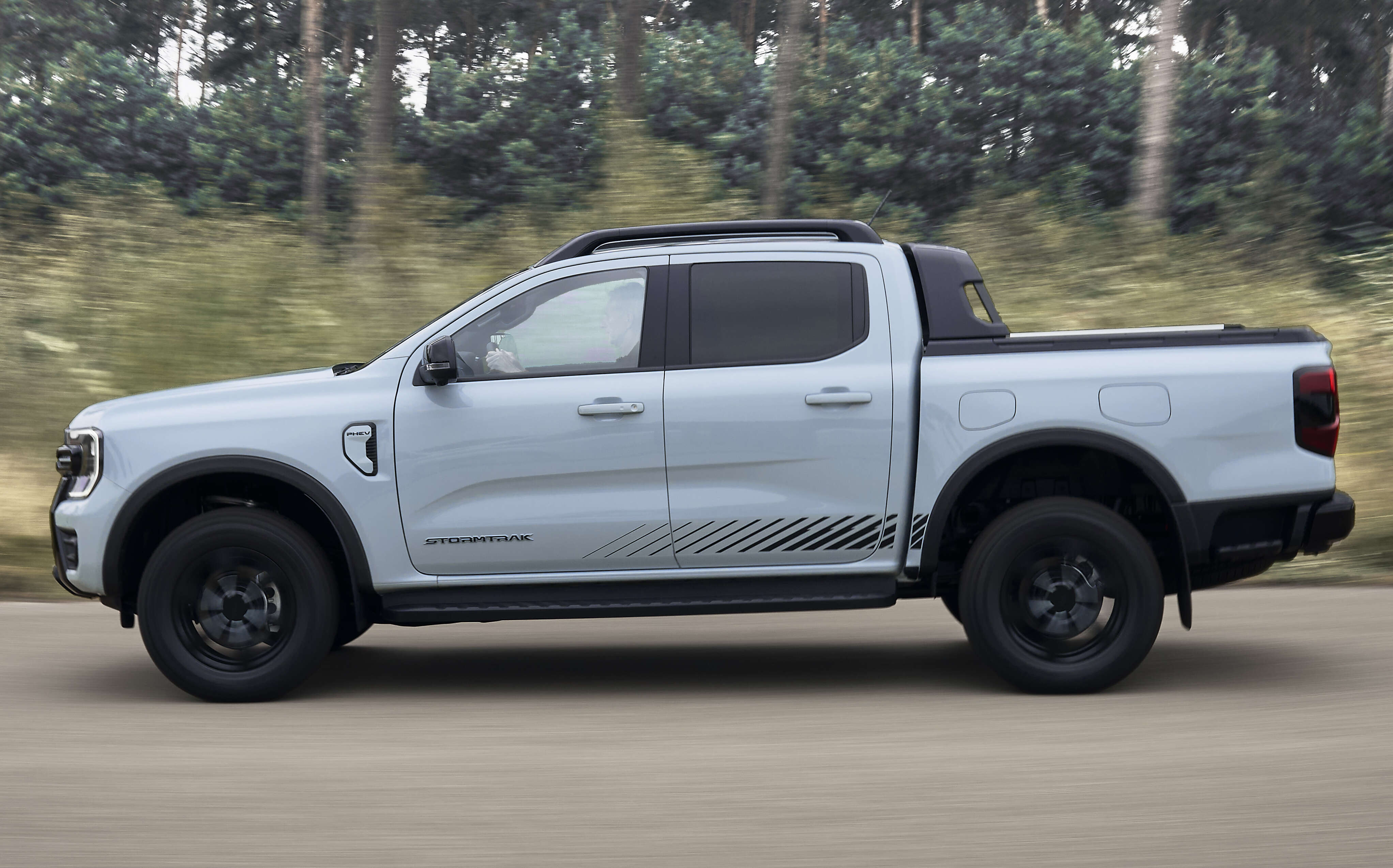 2025-Ford-Ranger_PHEV_Ext_Side_Profile_7_8_dynamic-e1726637306597_BM ...