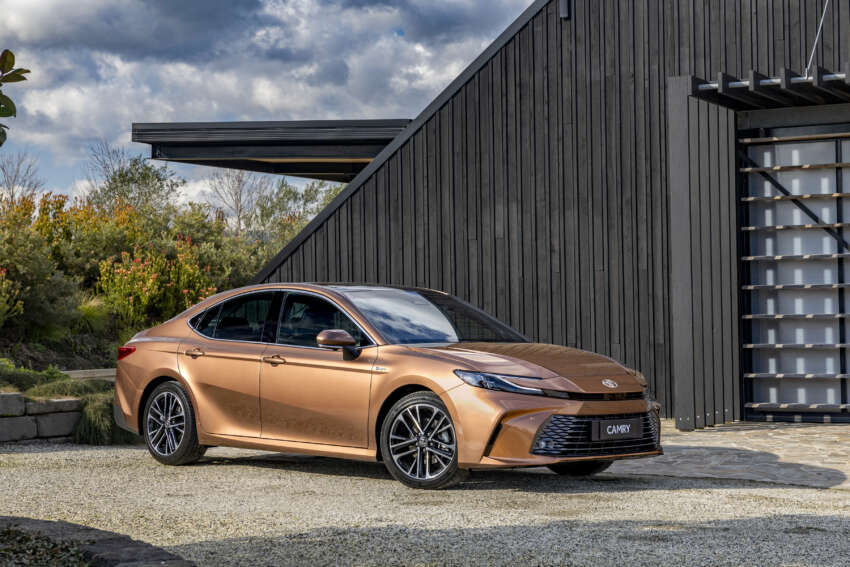 2025 Toyota Camry launched in Australia – D-segment sedan gets 2.5L hybrid, three variants; from RM116k 1819701