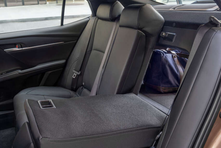 2025 Toyota Camry launched in Australia – D-segment sedan gets 2.5L hybrid, three variants; from RM116k 1819713
