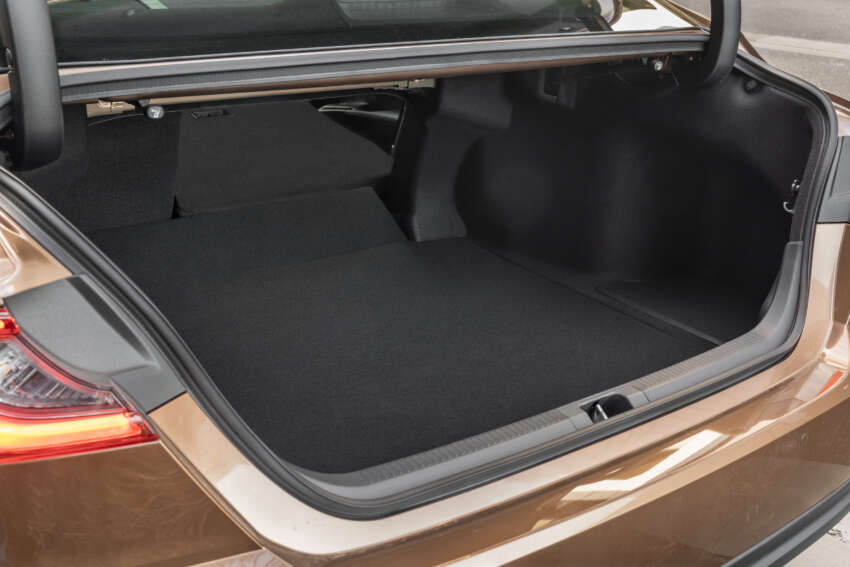 2025 Toyota Camry launched in Australia – D-segment sedan gets 2.5L hybrid, three variants; from RM116k 1819714