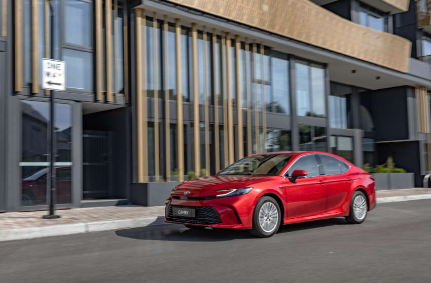 2025 Toyota Camry launched in Australia – D-segment sedan gets 2.5L hybrid, three variants; from RM116k 1819716
