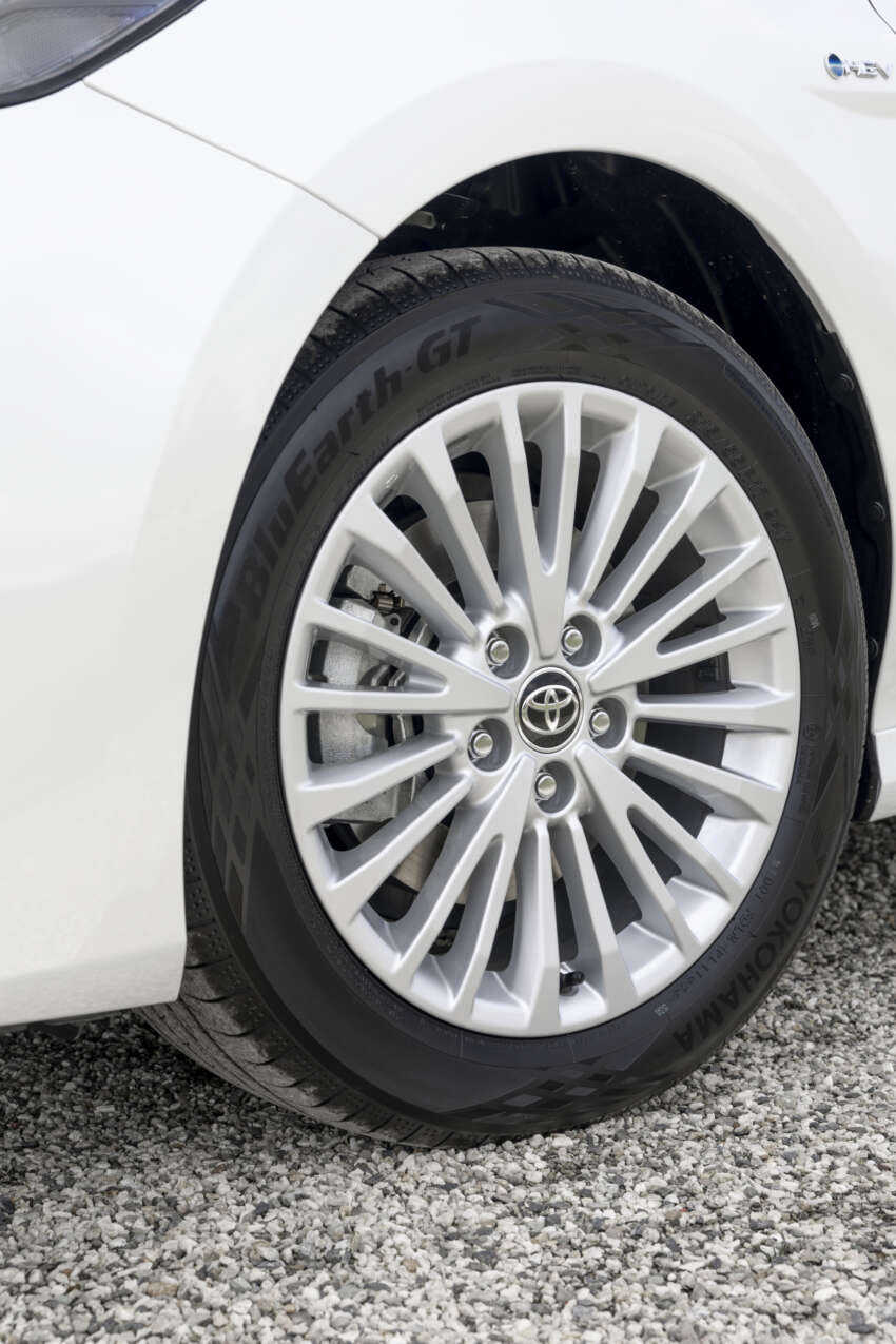 2025 Toyota Camry launched in Australia – D-segment sedan gets 2.5L hybrid, three variants; from RM116k 1819724