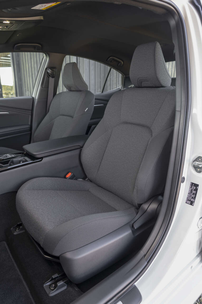 2025 Toyota Camry launched in Australia – D-segment sedan gets 2.5L hybrid, three variants; from RM116k 1819733