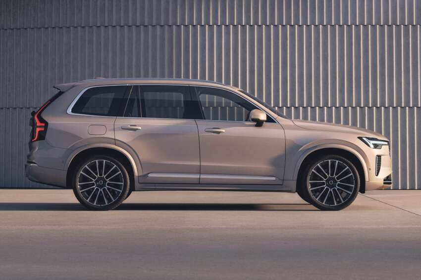 Volvo XC90 facelift 2025 didedahkan – muka lebih segar, T8 PHEV berkuasa 455 PS, jarak EV 70 km 1813398