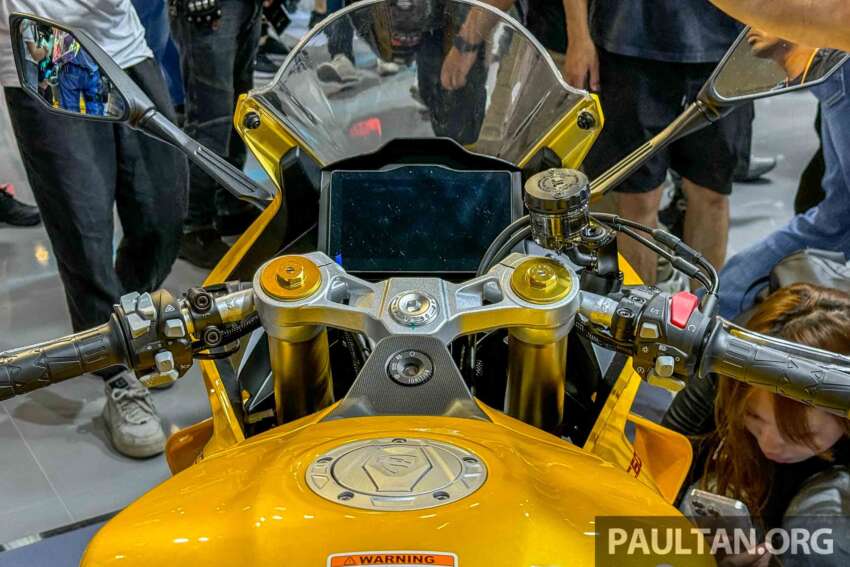 Cyclone RC600 Centennial Legend Edition di China – enjin empat silinder 550 cc, panel seperti jentera lumba 1824468