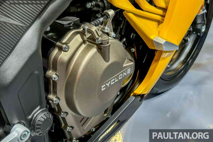 Cyclone RC600 Centennial Legend Edition di China – enjin empat silinder 550 cc, panel seperti jentera lumba 1824475