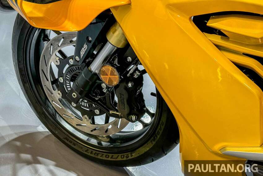 Cyclone RC600 Centennial Legend Edition di China – enjin empat silinder 550 cc, panel seperti jentera lumba 1824481