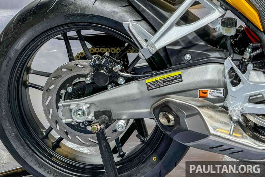 Cyclone RC600 Centennial Legend Edition di China – enjin empat silinder 550 cc, panel seperti jentera lumba 1824483