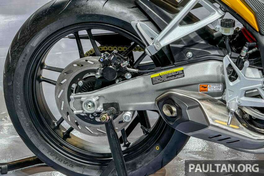 Cyclone RC600 Centennial Legend Edition di China – enjin empat silinder 550 cc, panel seperti jentera lumba 1824484