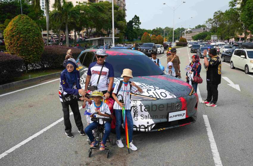 Proton eMas 7 EV debuts at Merdeka parade 1811992