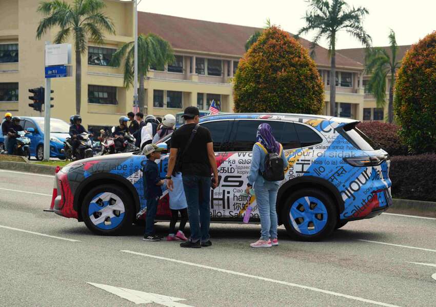 Proton eMas 7 EV debuts at Merdeka parade 1811993