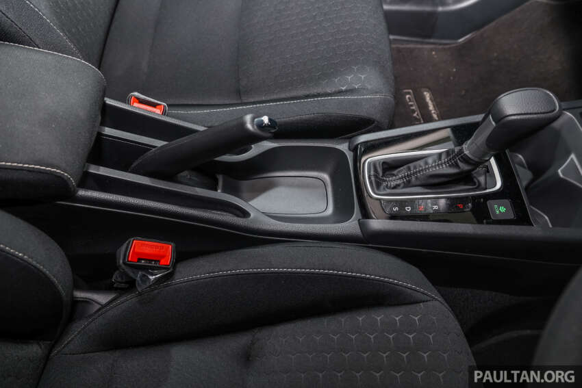GALERI: Honda City Hatchback facelift 2024 dalam warna Phoenix Orange Pearl, tanpa tambahan kos 1873719