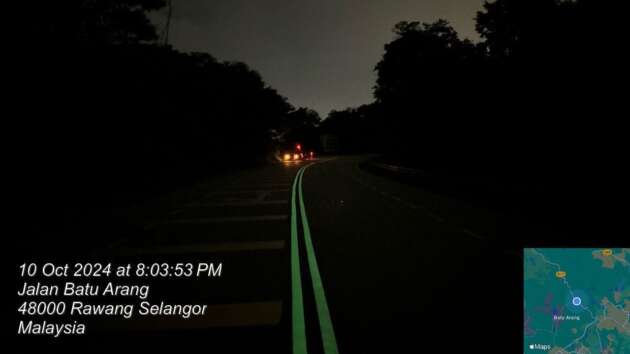 Projek garisan jalan glow in the dark kini dilaksanakan di Jalan Rawang-Kuala Selangor di daerah Gombak
