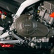 Aprilia Tuono 457 diperkenal – keseluruhan badan termasuk tangki diubah, enjin dua silinder 457 cc