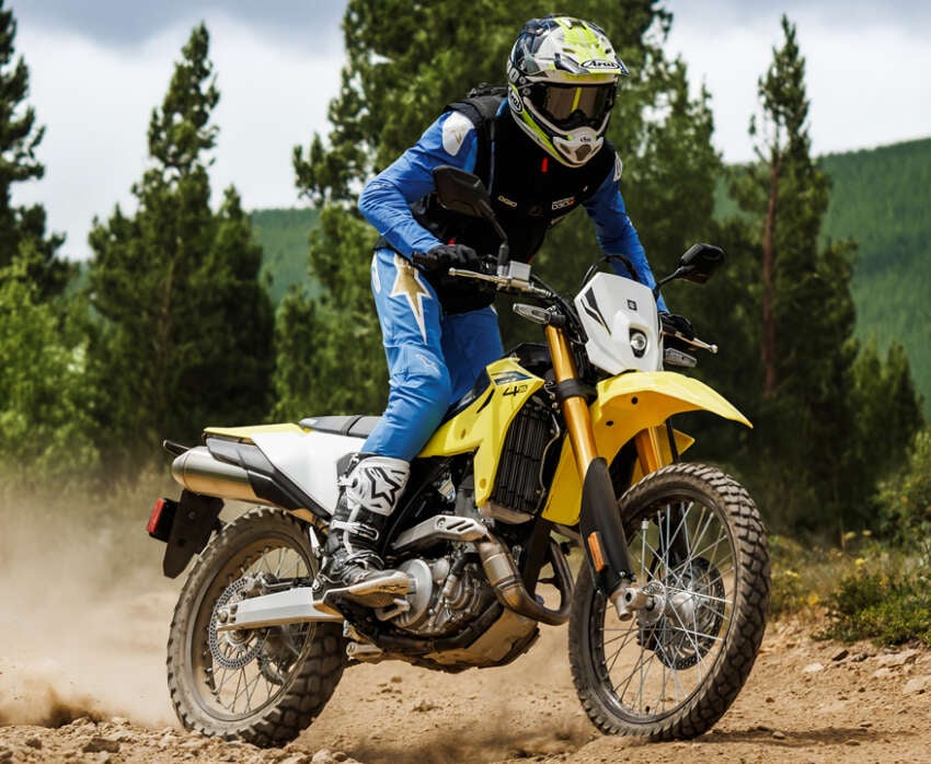 Suzuki DR-Z4S dan DR-Z4SM diperkenal – enjin satu silinder 398 cc, lima kelajuan, TC, ABS boleh tutup 1845707