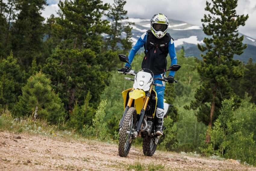 Suzuki DR-Z4S dan DR-Z4SM diperkenal – enjin satu silinder 398 cc, lima kelajuan, TC, ABS boleh tutup 1845712