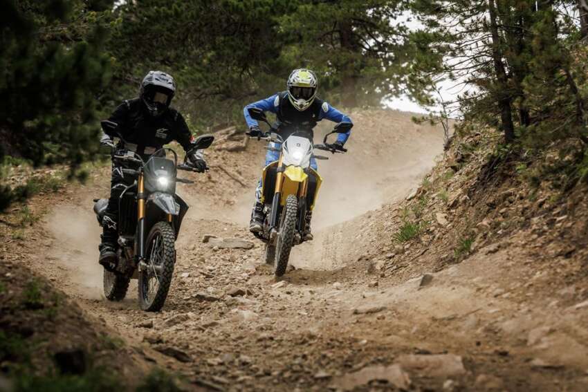 Suzuki DR-Z4S dan DR-Z4SM diperkenal – enjin satu silinder 398 cc, lima kelajuan, TC, ABS boleh tutup 1845716