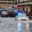 Sebanyak 20 Jalan Persekutuan membabitkan enam jajahan di Kelantan ditutup akibat banjir besar