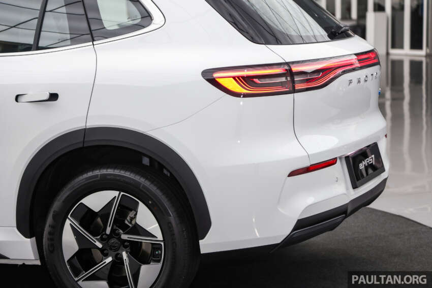 Proton eMas 7 EV 2025 rasmi dilancar – RM110k-RM124k, 218 PS/320 Nm, sehingga 410 km WLTP 1863433