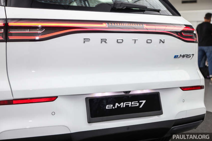 Proton eMas 7 EV 2025 rasmi dilancar – RM110k-RM124k, 218 PS/320 Nm, sehingga 410 km WLTP 1863435
