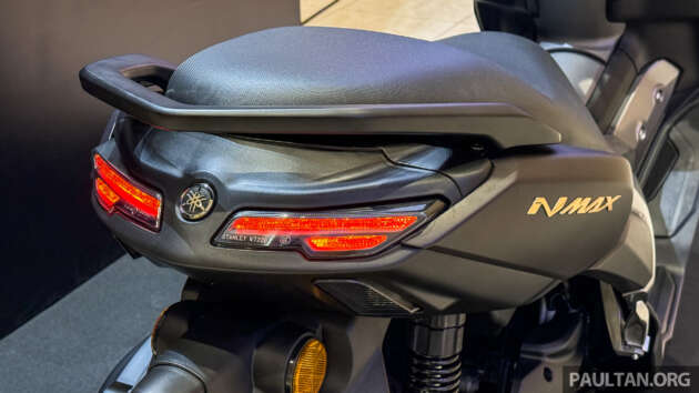Yamaha NMax 2025 dilancarkan di Malaysia – varian pertengahan tanpa “Turbo”, RM11,498 dengan ABS, TC