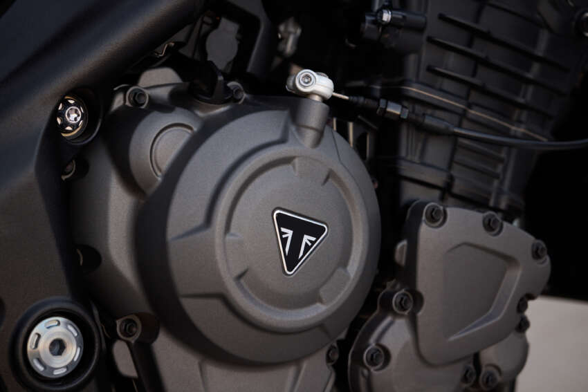 Triumph Speed Triple 1200 RS 2025 – kuasa bertambah menjadi 183 PS, 128 Nm, suspensi semi aktif Ohlins 1878201
