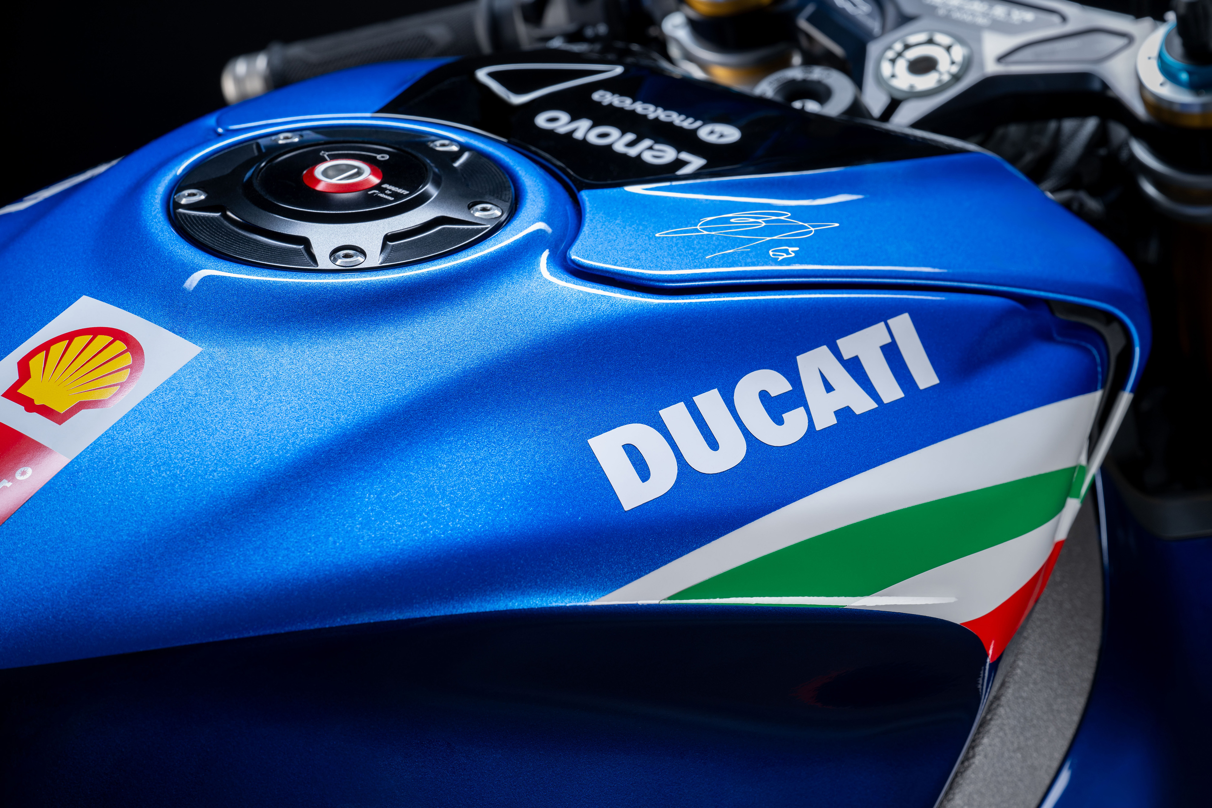 2025 Ducati Panigale V4 Tricolore Italia - 8 2025 Ducati Panigale V4 Tricolore Italia - 8