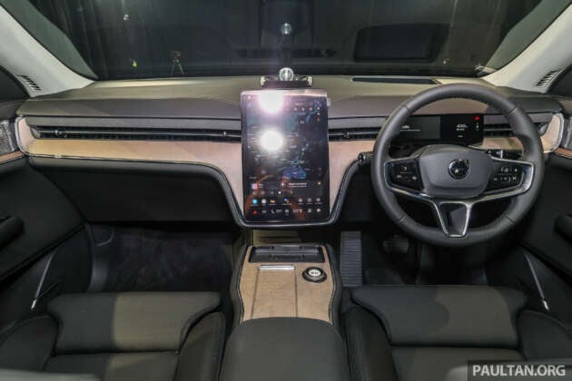 Volvo EX90, XC90 facelift launch confirmed for April 10