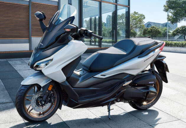Honda Forza NSS250 2025 tiba di Malaysia – RM26k, meter kini guna TFT, penghadang angin elektronik