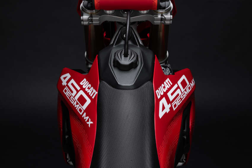 2025 Ducati Desmo450 MX is Borgo Panigale’s first motocross motorcycle, world-wide sale year-end 1897215