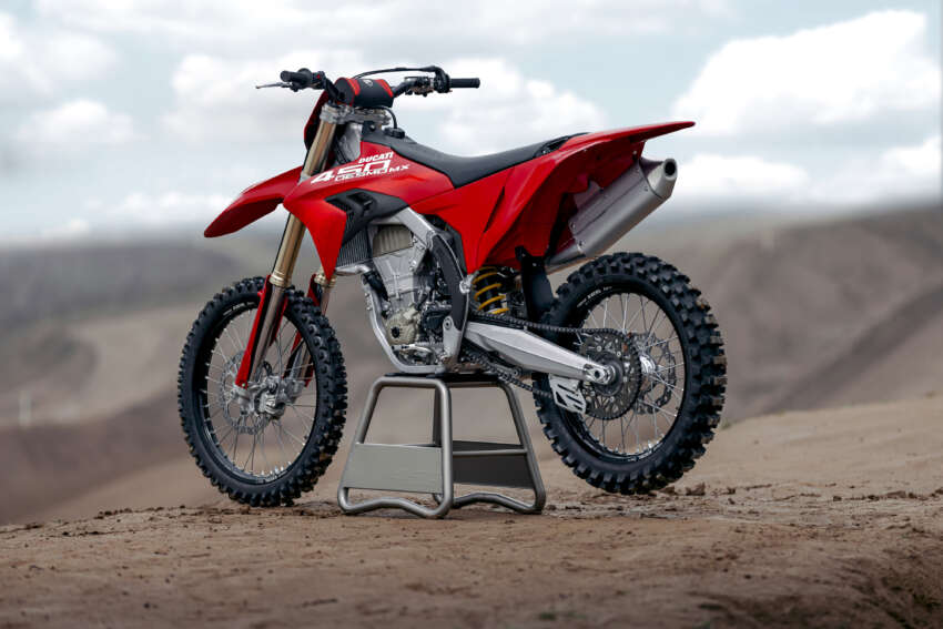 2025 Ducati Desmo450 MX is Borgo Panigale’s first motocross motorcycle, world-wide sale year-end 1897220