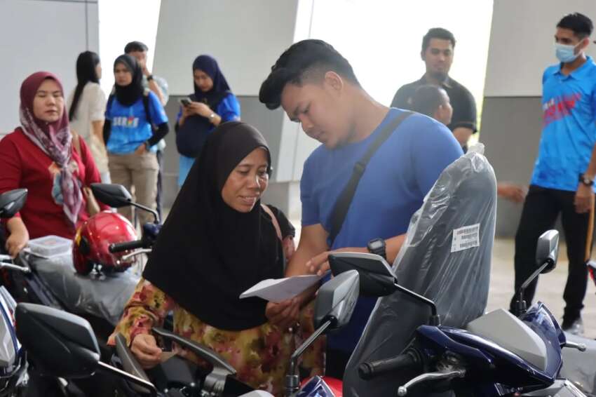Spanco beri sumbangan 55 unit Yamaha Ego Avantiz kepada mangsa kebocoran gas di Putra Heights 1900019