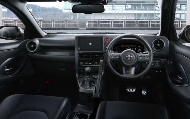 Toyota GR Yaris 2026 dilancarkan di Jepun – talaan semula pada kotak gear 8AT, kit badan lebih agresif
