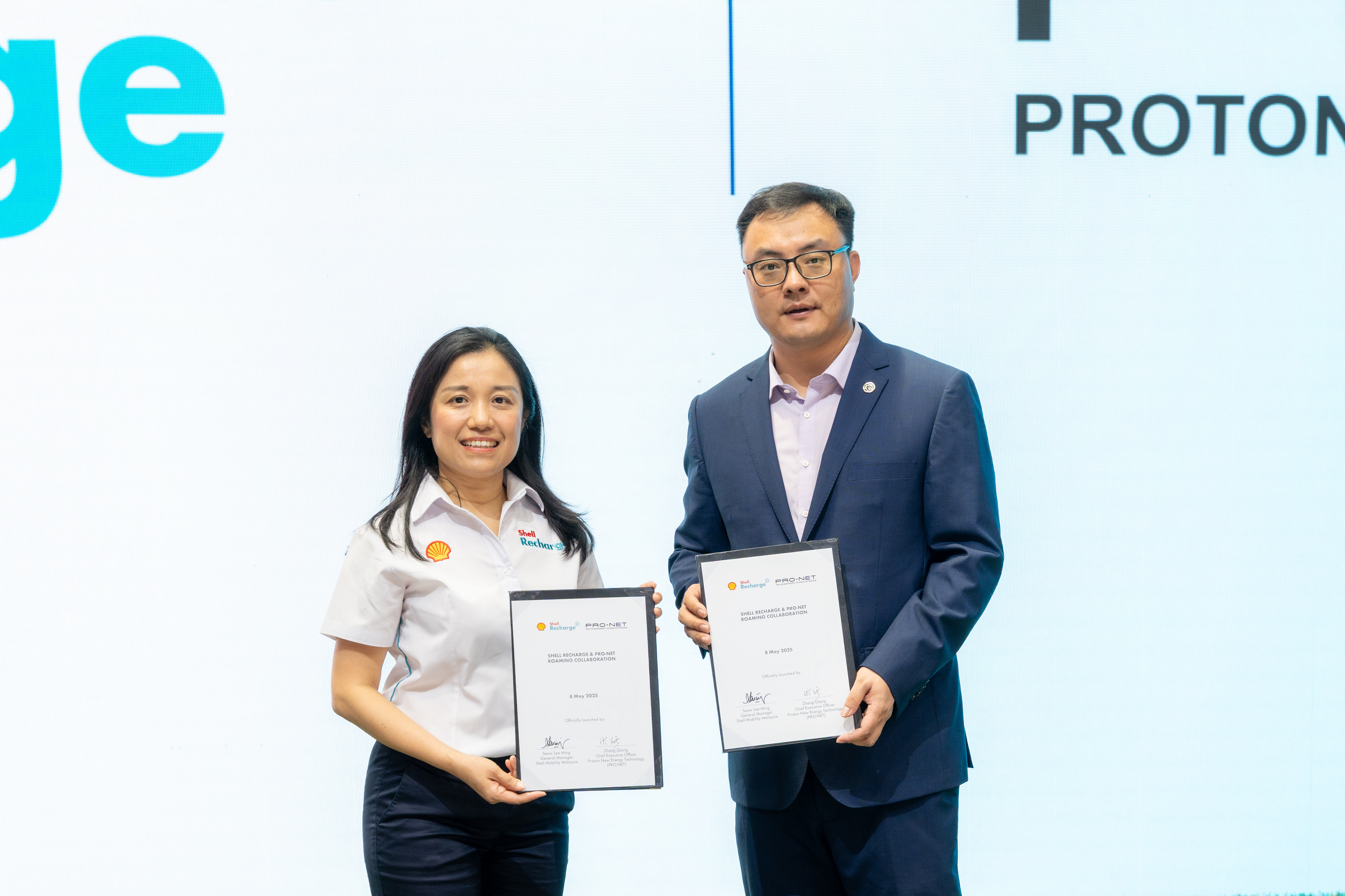 shell-recharge-pro-net-collaboration-may-2025-mas-proton-smart-ev-charge-2 shell-recharge-net-collaboration-may-2025-mas-proton-smart-ev-ev-2