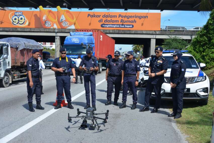 Polis PJ guna dron kesan penunggang motosikal yang tidak guna lorong khas – 47 saman dikeluarkan 1925087