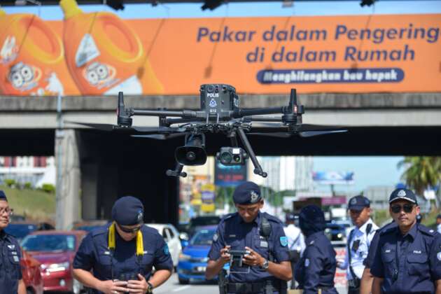 Polis PJ guna dron kesan penunggang motosikal yang tidak guna lorong khas – 47 saman dikeluarkan
