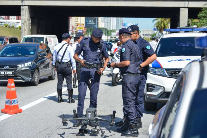 Polis PJ guna dron kesan penunggang motosikal yang tidak guna lorong khas – 47 saman dikeluarkan 1925091