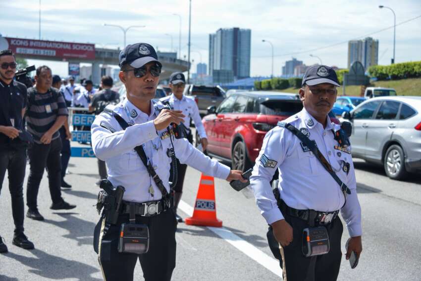 Polis PJ guna dron kesan penunggang motosikal yang tidak guna lorong khas – 47 saman dikeluarkan 1925092