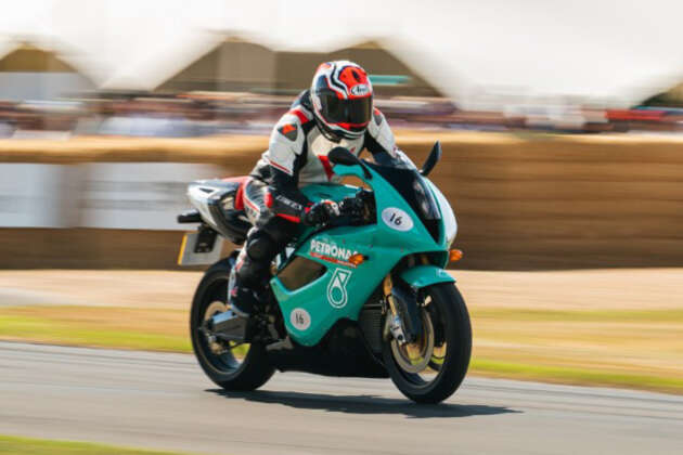 Petronas FP1 buat penampilan di Goodwood FoS 2025